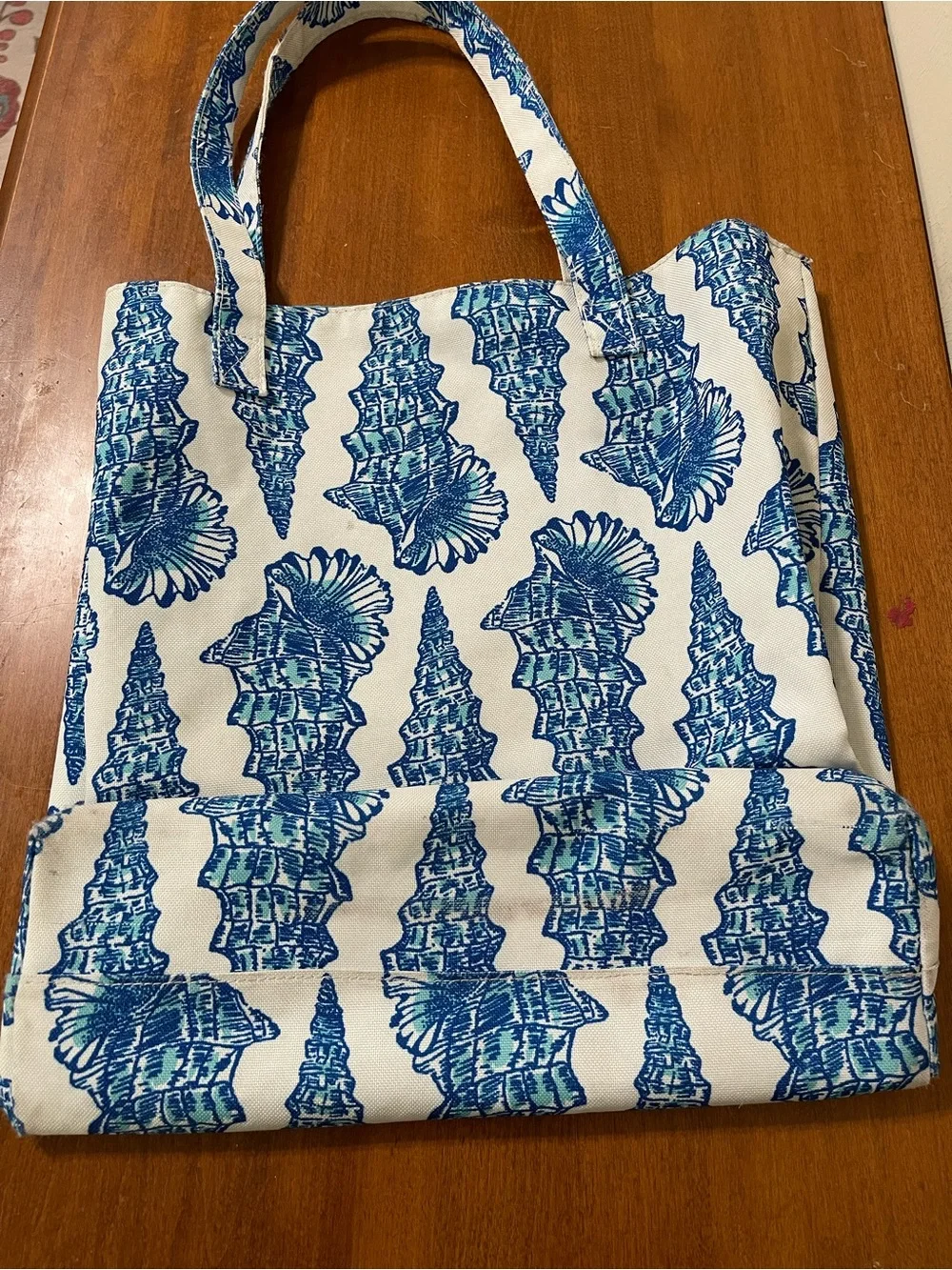 Lilly Pulitzer for Estee Lauder Tote Bag White Turquoise Blue Shell Print Lined